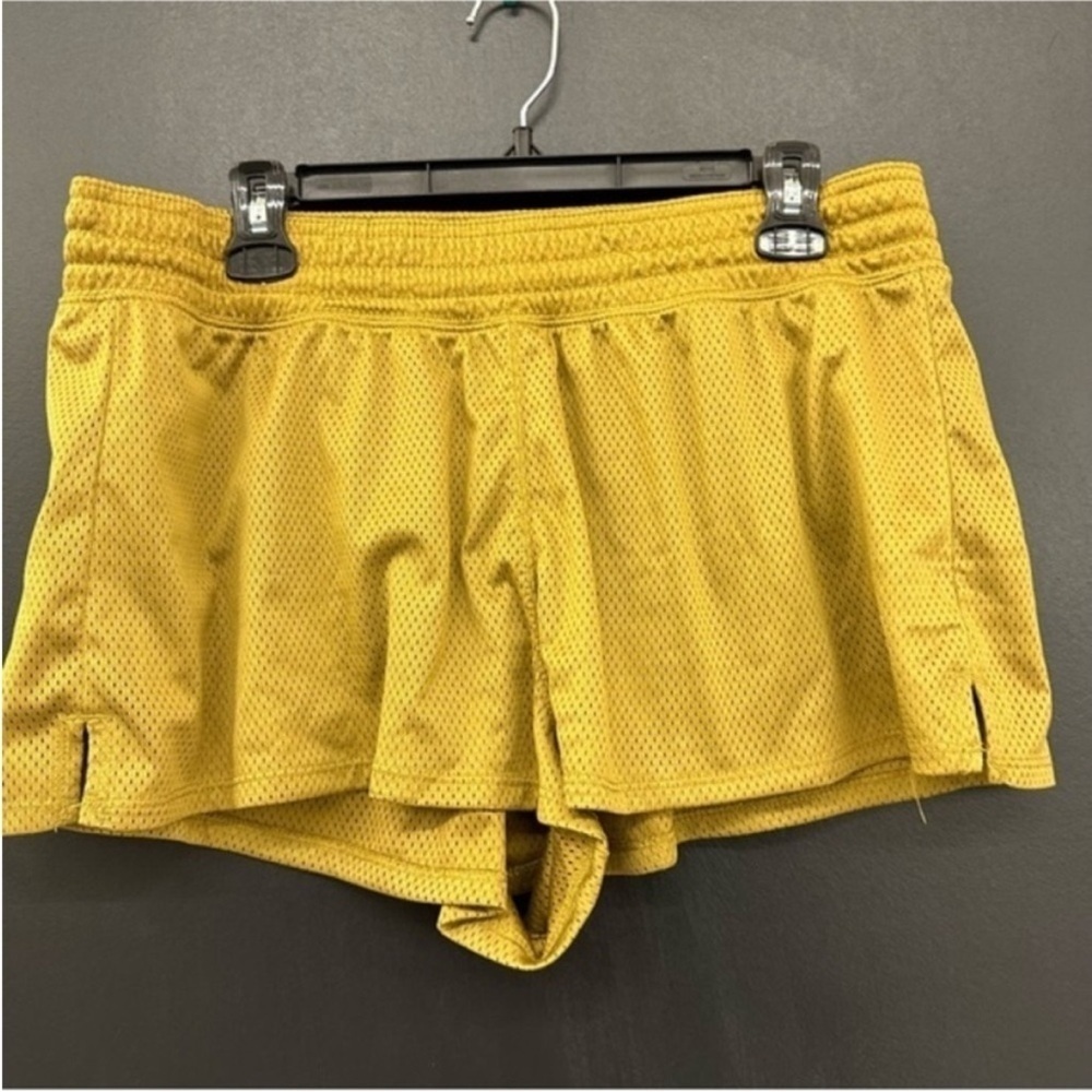Free People Movement shorts mesh shorts L